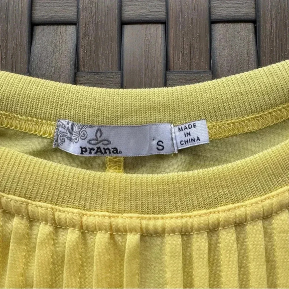 Prana Women’s Sheer Escape Long Sleeve Lightweight Top Pale Pollen Size Small - Picture 5 of 5